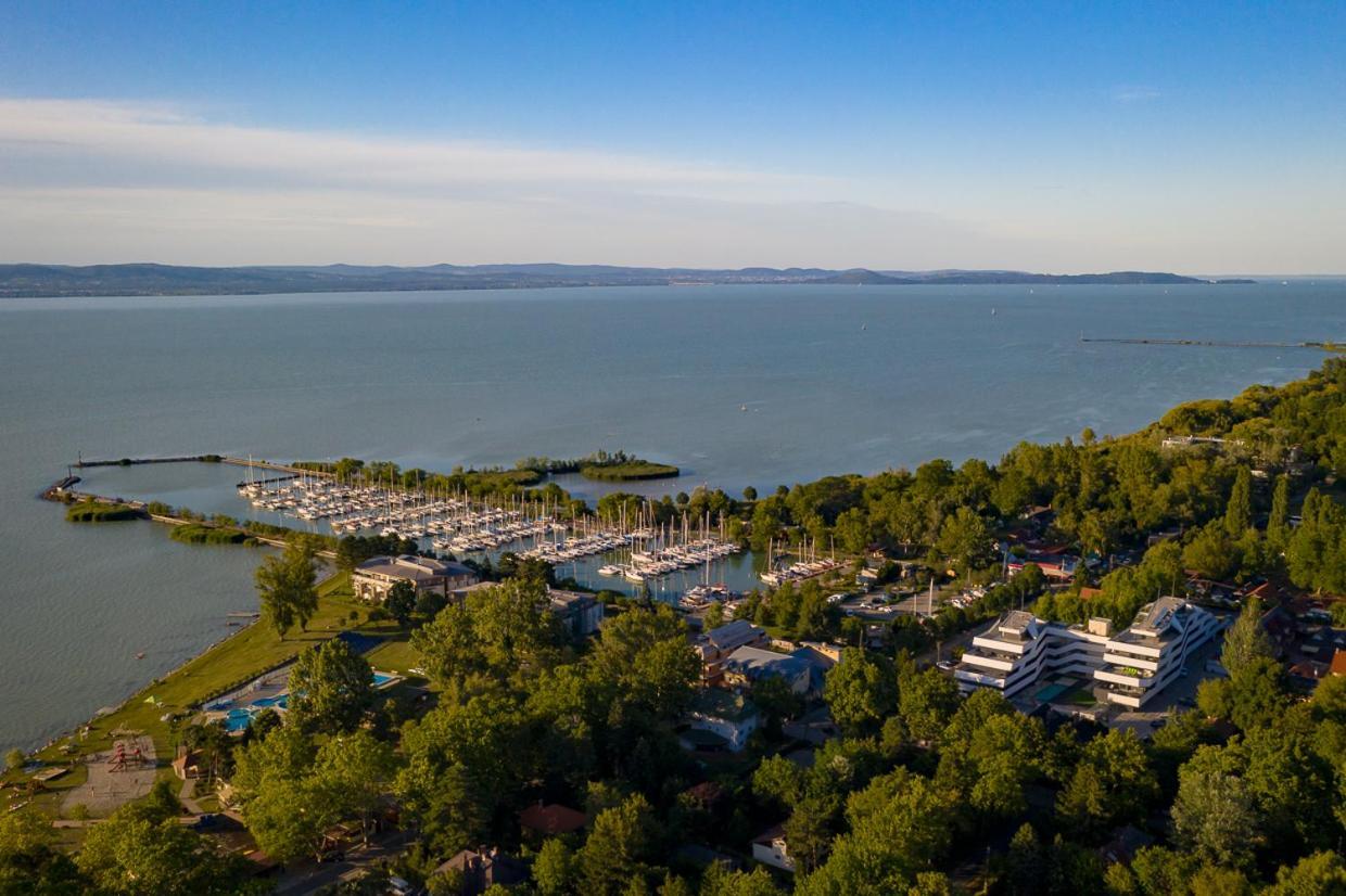 Marina * Balatonszárszó